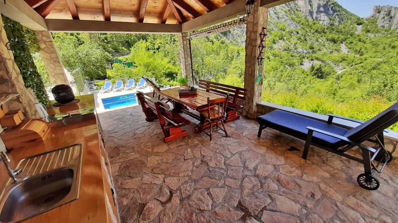 Holiday Home With A Private Pool Podspilje  Luaran gambar