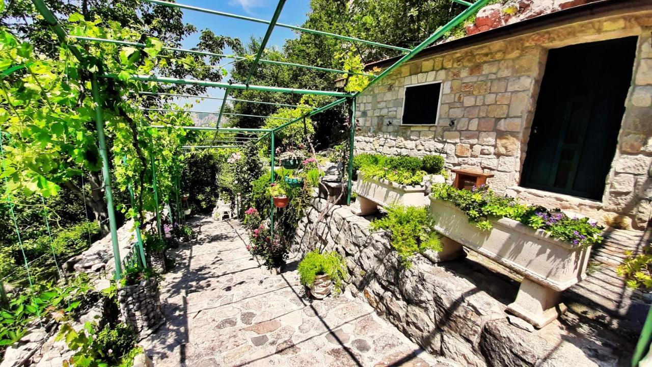 Holiday Home With A Private Pool Podspilje  Luaran gambar