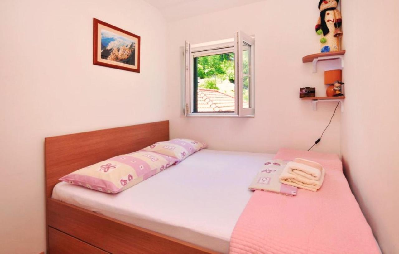 Holiday Home With A Private Pool Podspilje  Luaran gambar